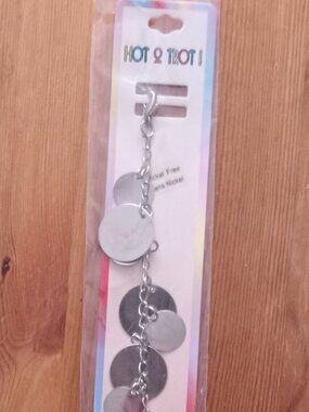 Vintage Hot to Trot nickel-free Avaco jewelery still in original packaging